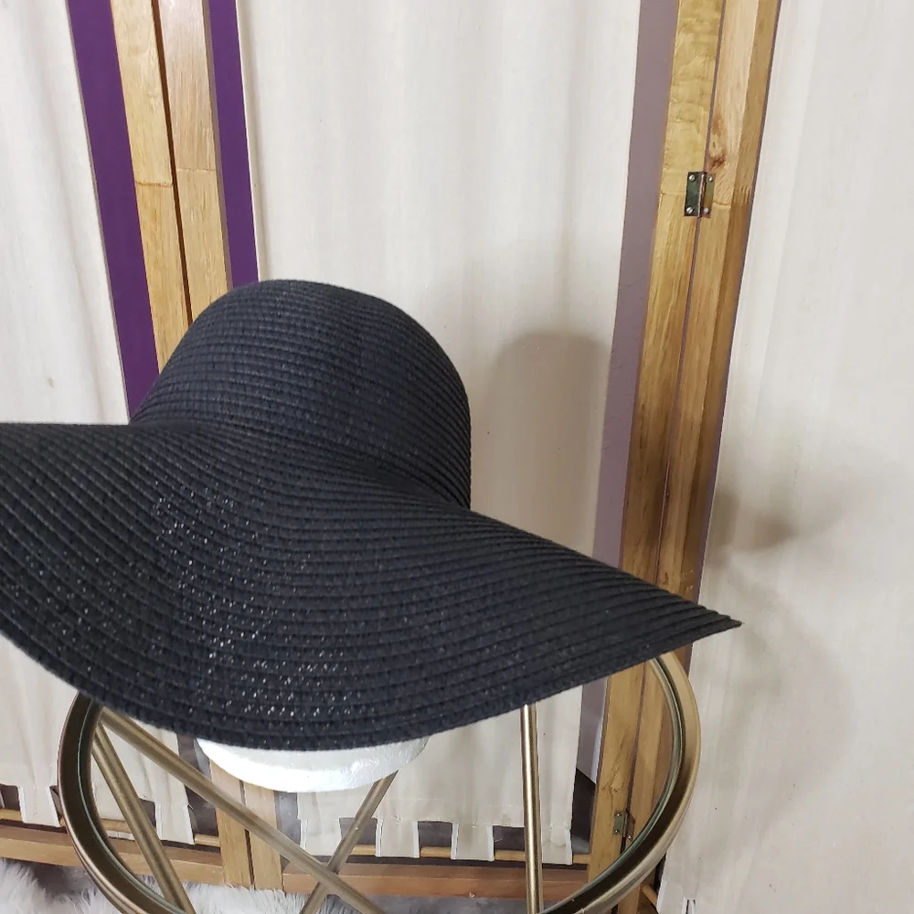 Large Floppy Beach Hat - Picture 3 of 8